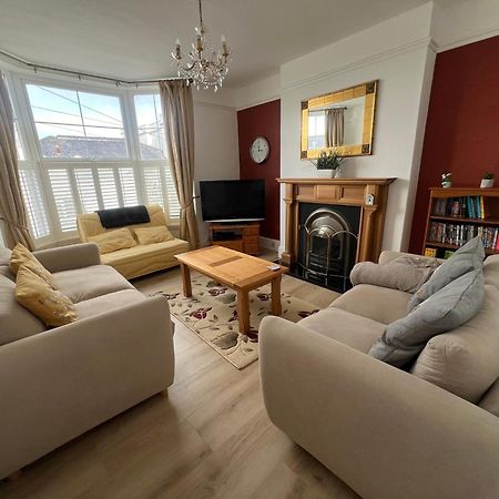 Spacious First Floor Family Flat, Sea View Torquay Exterior photo