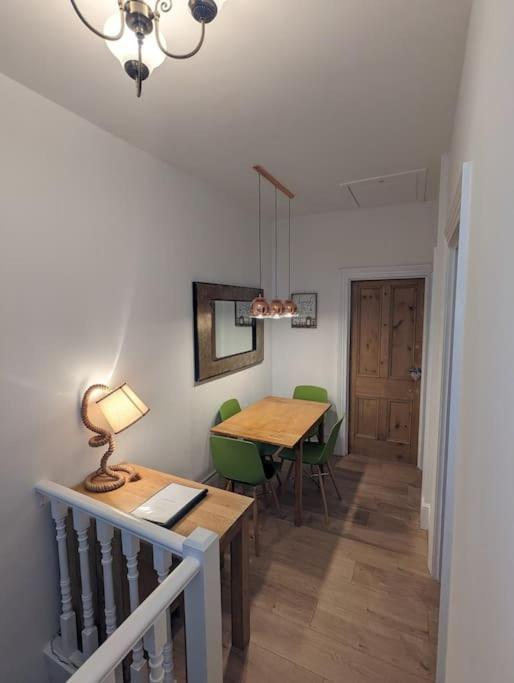Spacious First Floor Family Flat, Sea View Torquay Exterior photo