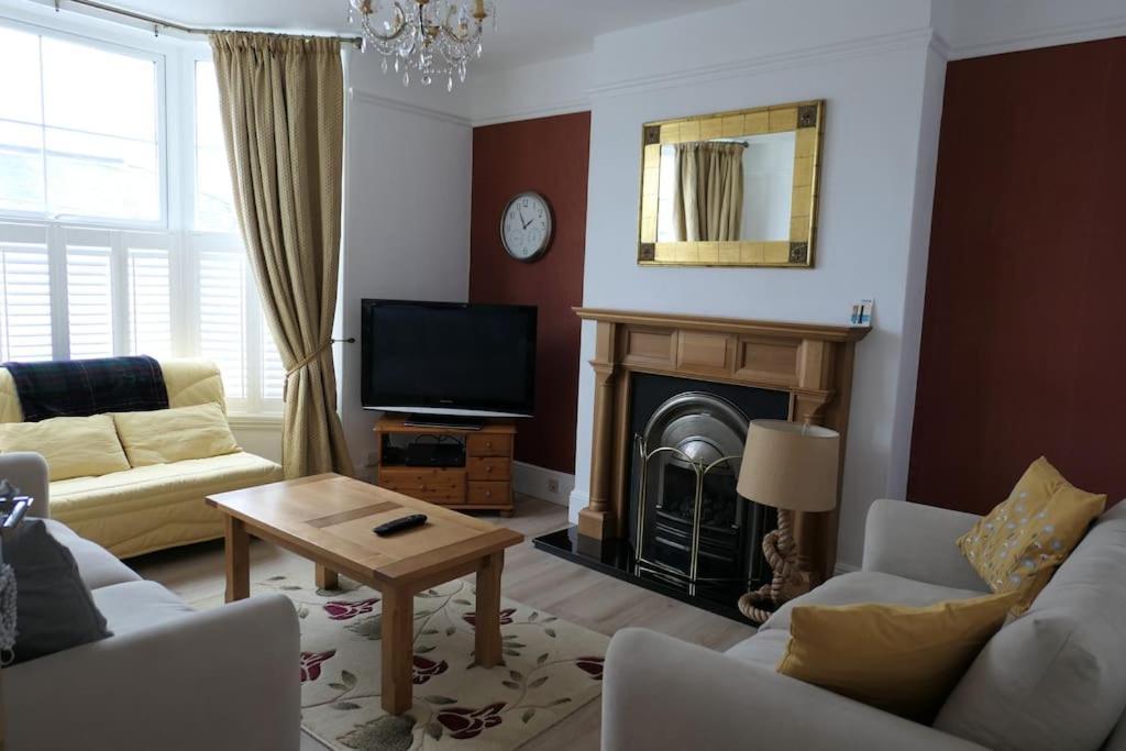 Spacious First Floor Family Flat, Sea View Torquay Exterior photo