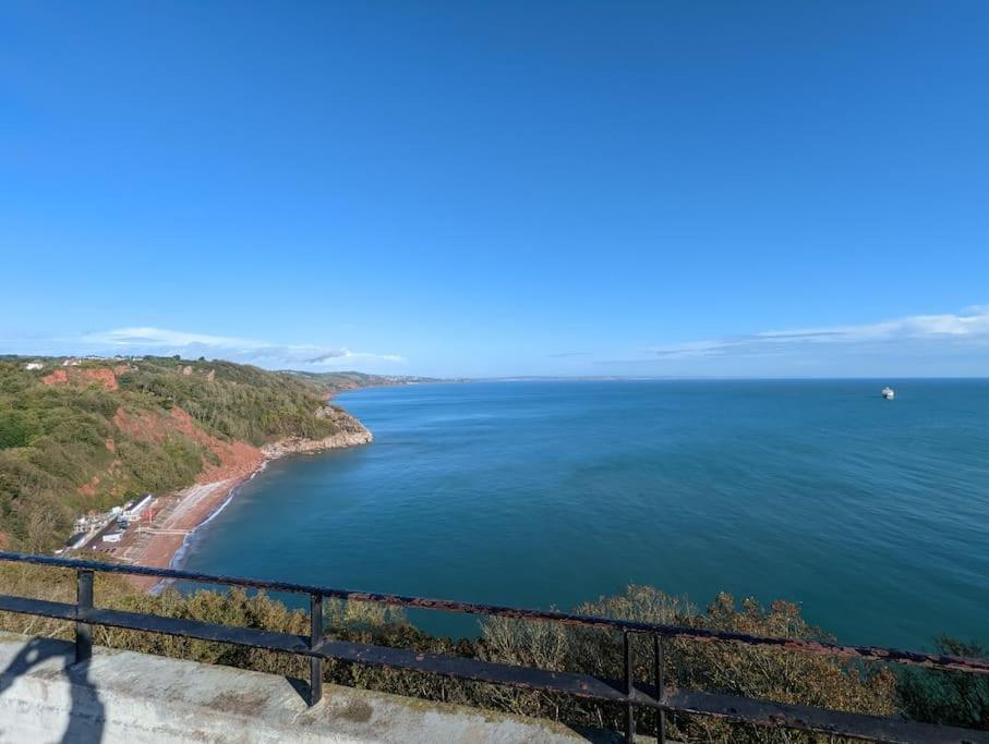 Spacious First Floor Family Flat, Sea View Torquay Exterior photo