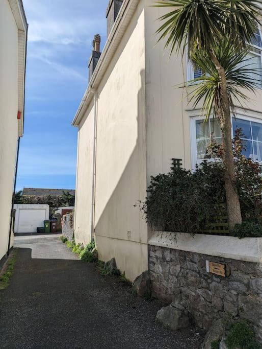 Spacious First Floor Family Flat, Sea View Torquay Exterior photo